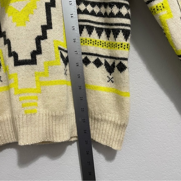 F21 Wool Knit Sweater Long Sleeve Aztec Stitching White Black Yellow Medium - Picture 4 of 10